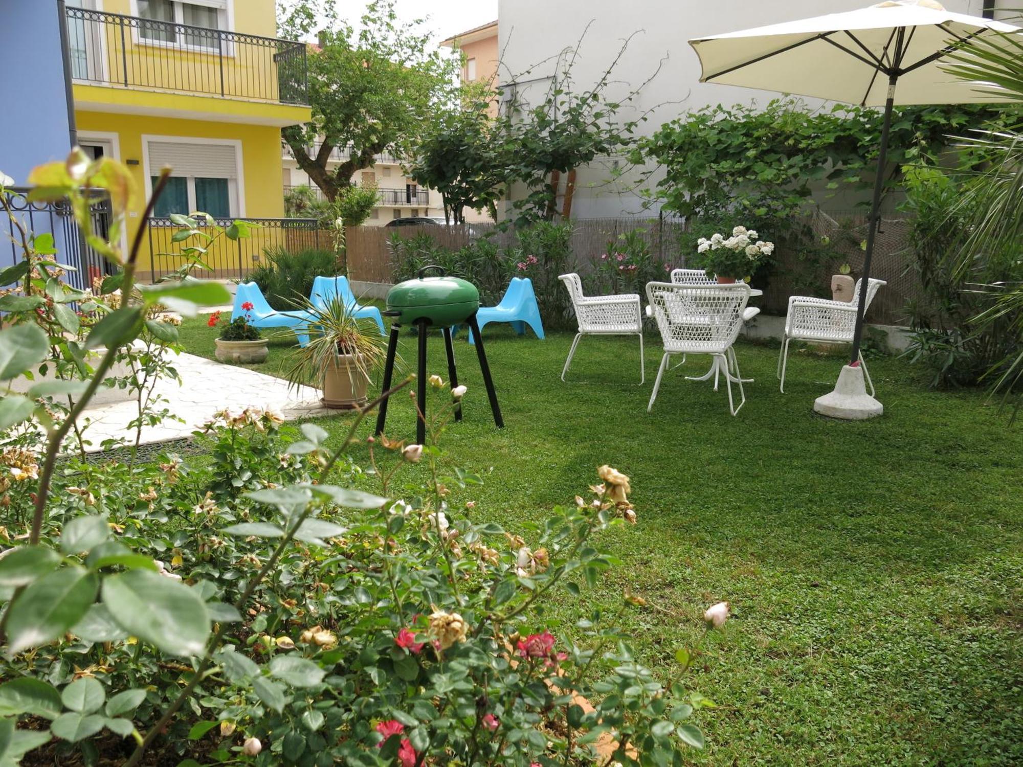 Residence Amarein Каорле Екстер'єр фото