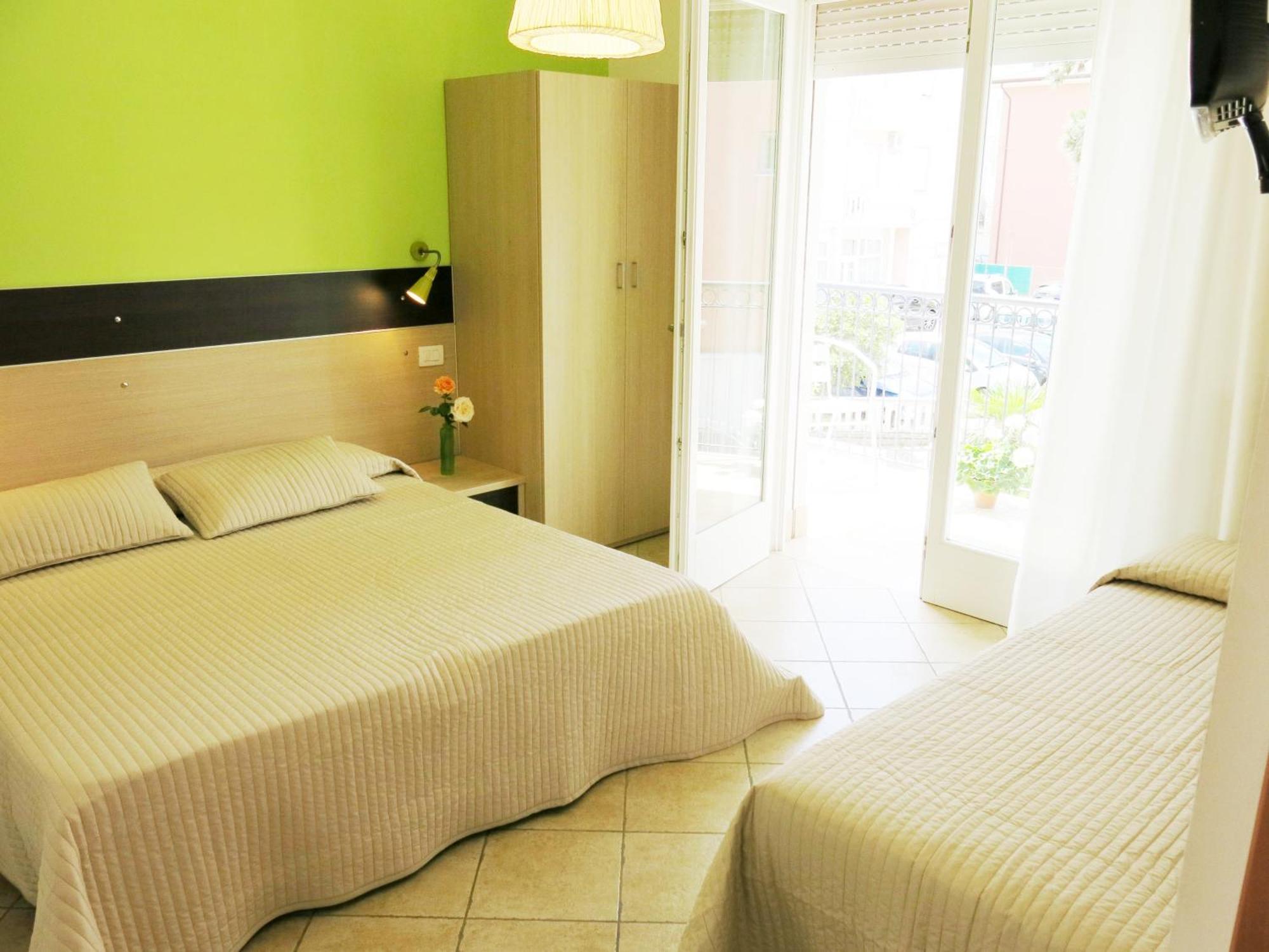 Residence Amarein Каорле Екстер'єр фото