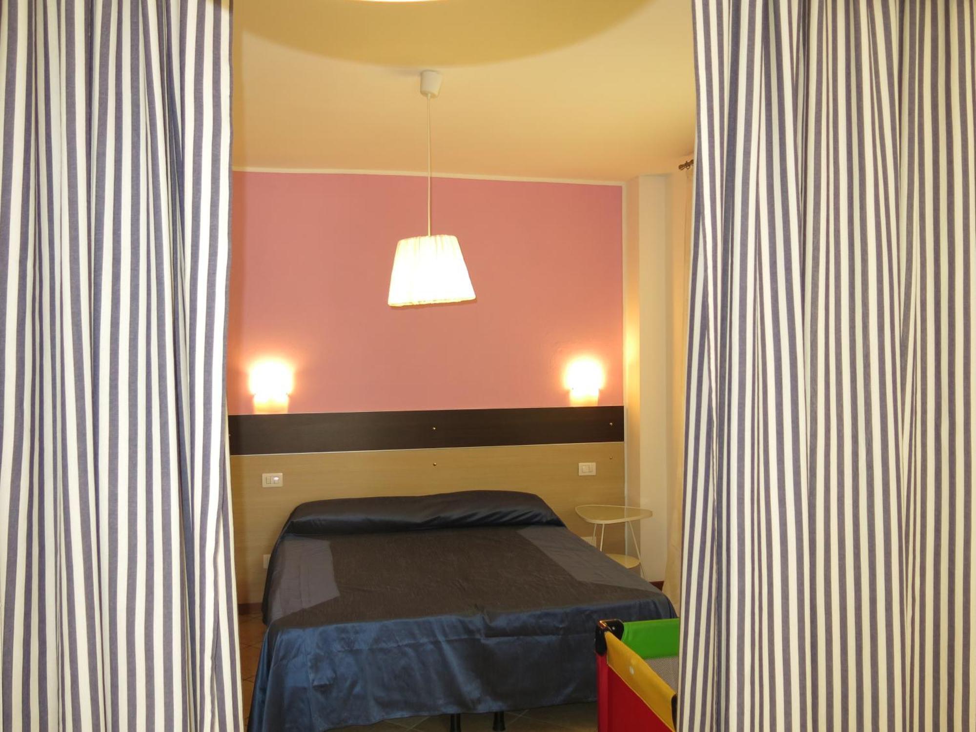 Residence Amarein Каорле Екстер'єр фото