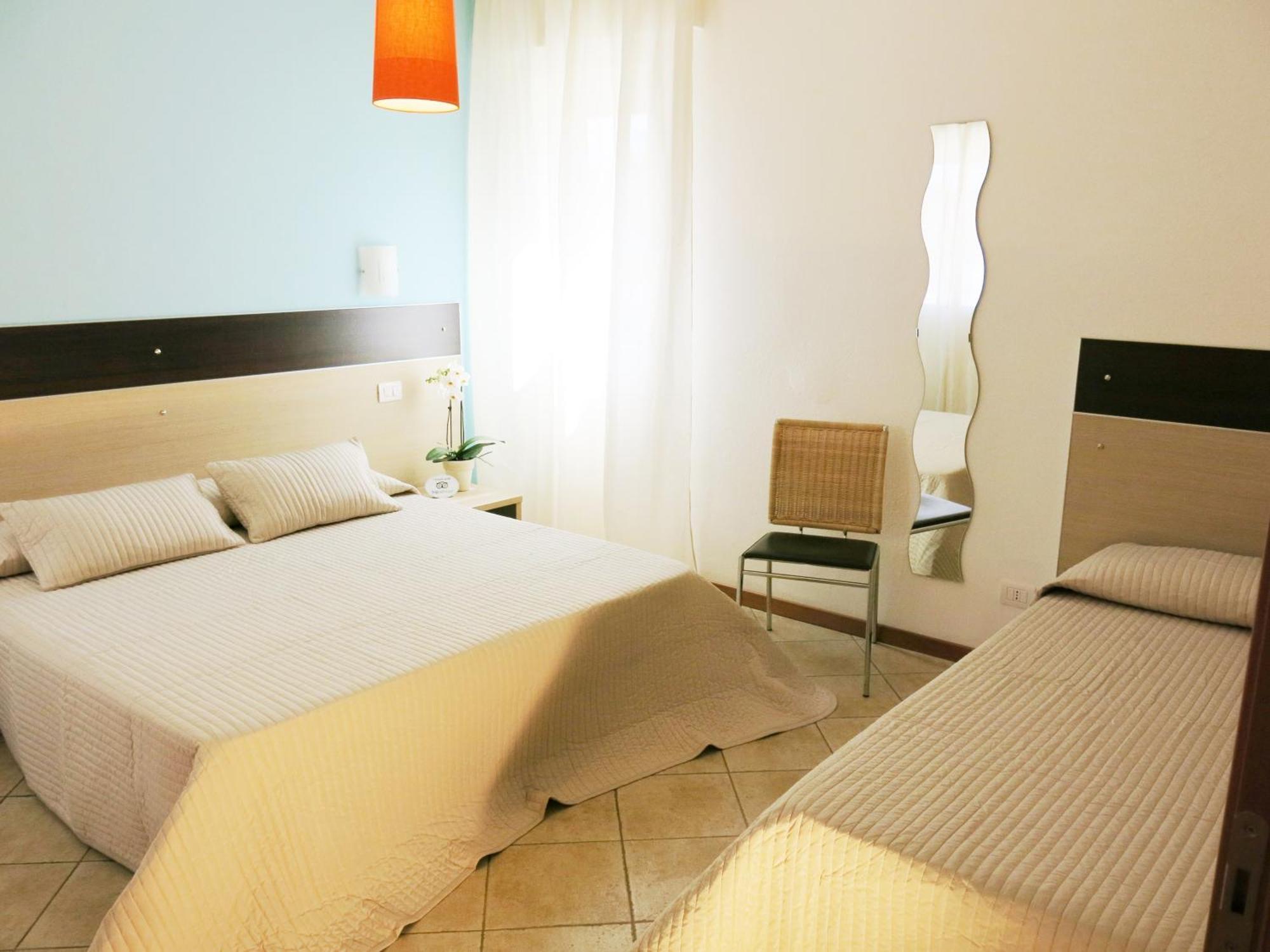 Residence Amarein Каорле Екстер'єр фото